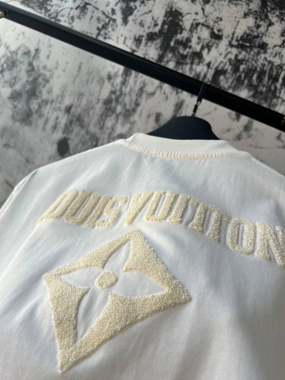 Мъжка тениска LV