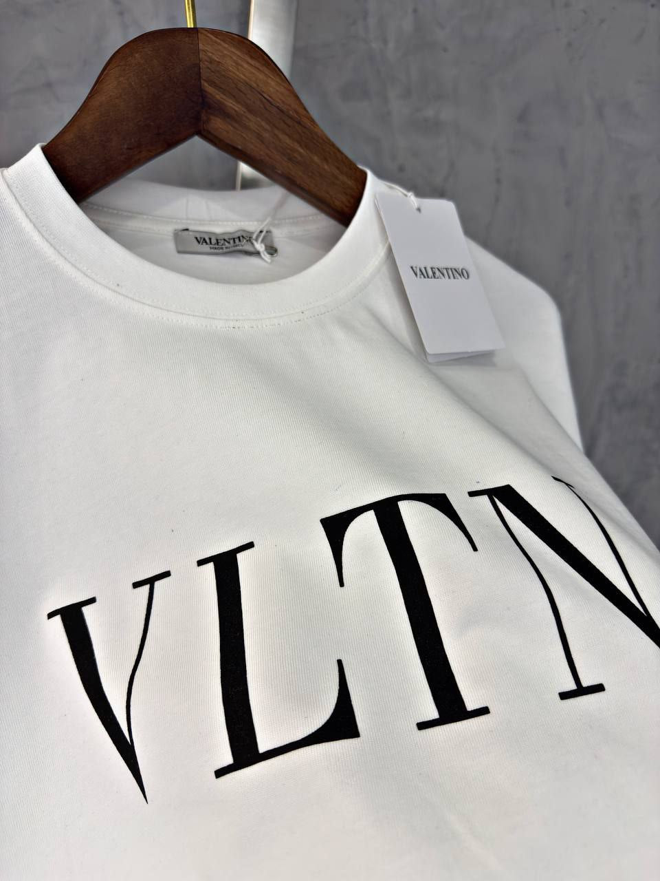 Мъжка тениска VLTN