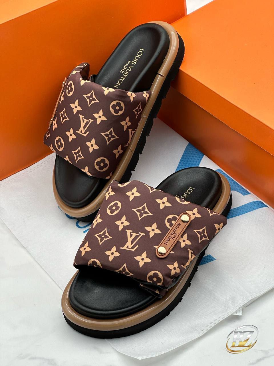 Дамски чехли LV