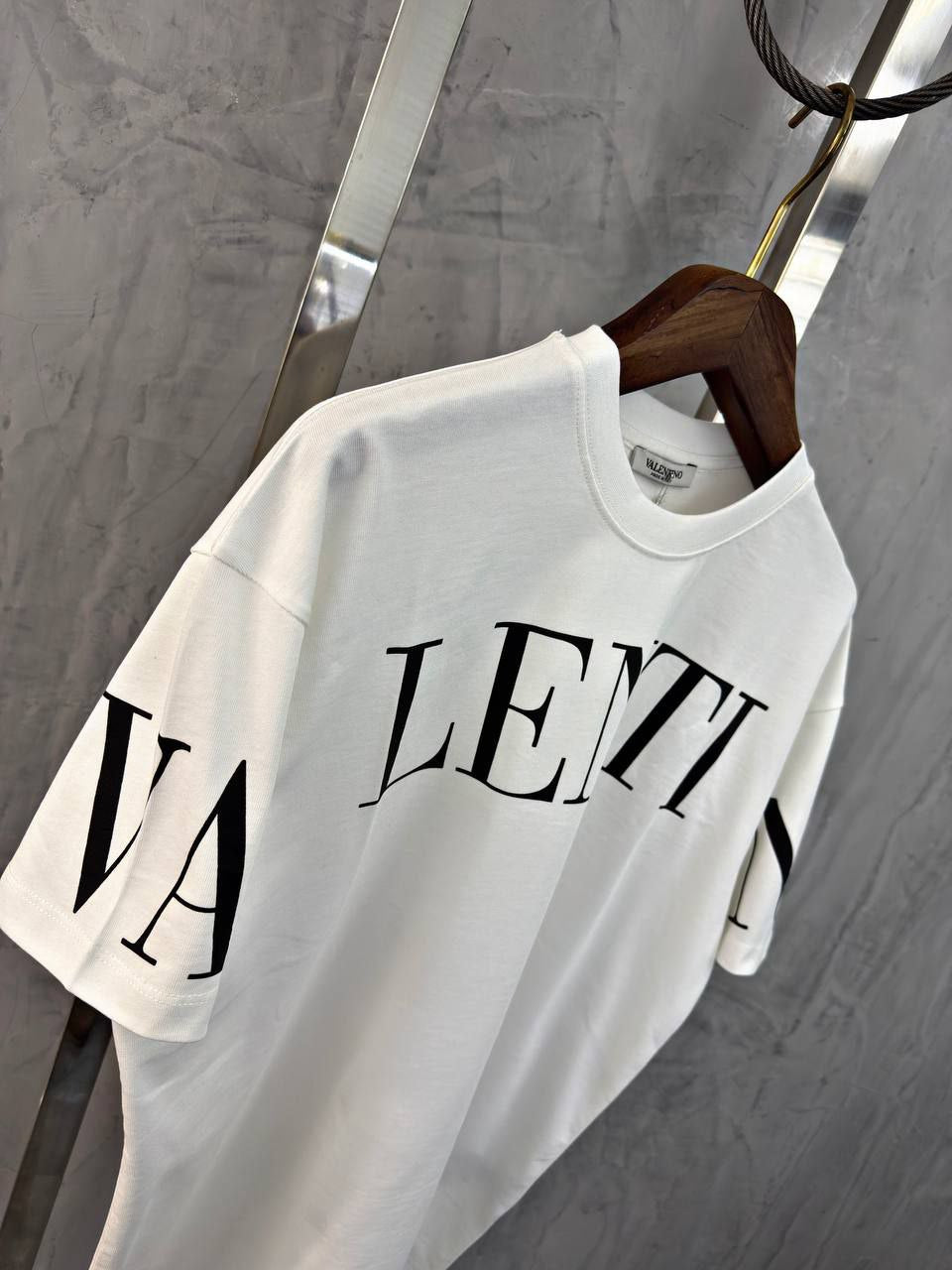 Мъжка тениска VLTN
